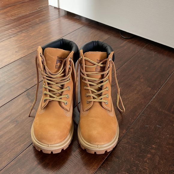 BRAND NEW, never worn, timberland, womens size 6.5 - Picture 2 of 4